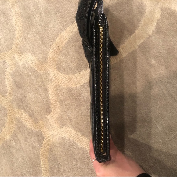Valentino Garavani Python Bow Clutch - Picture 6 of 8